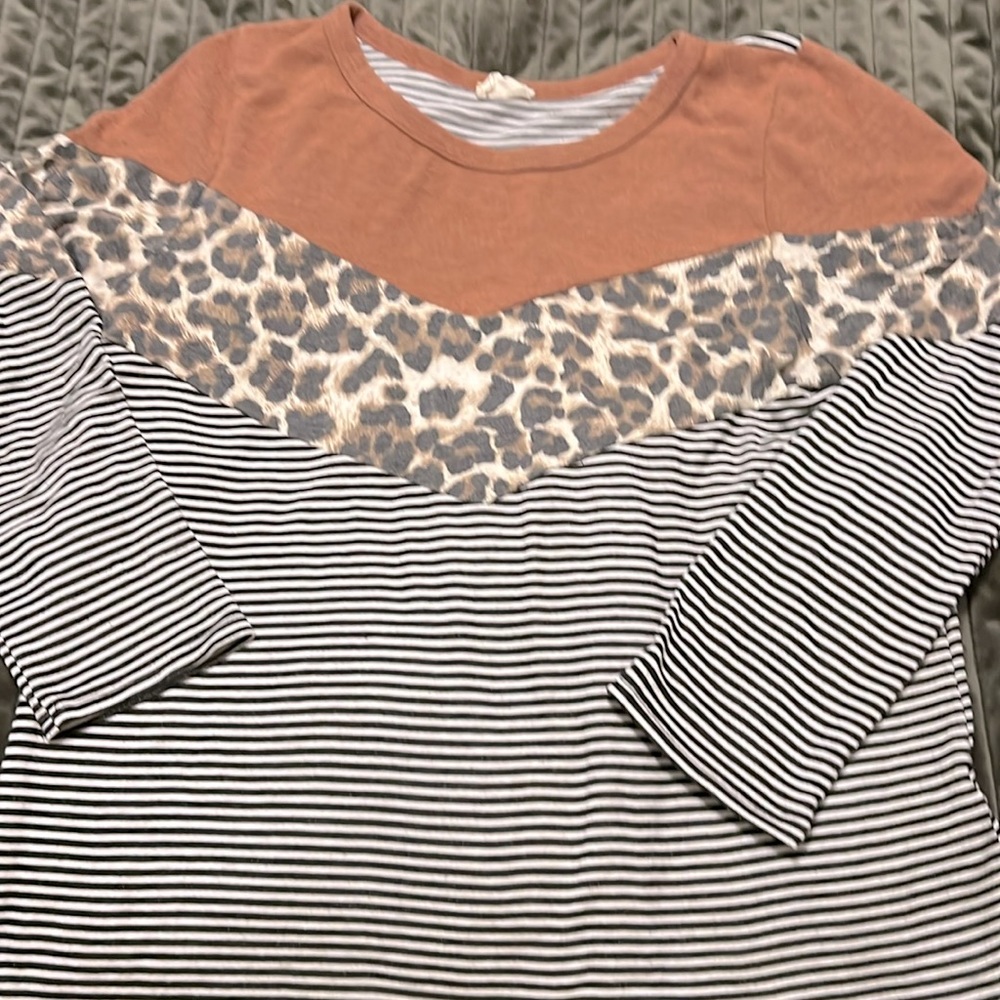 Women’s 3/4 sleeve top